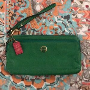 Coach Poppy Double Zip Green Wristlet